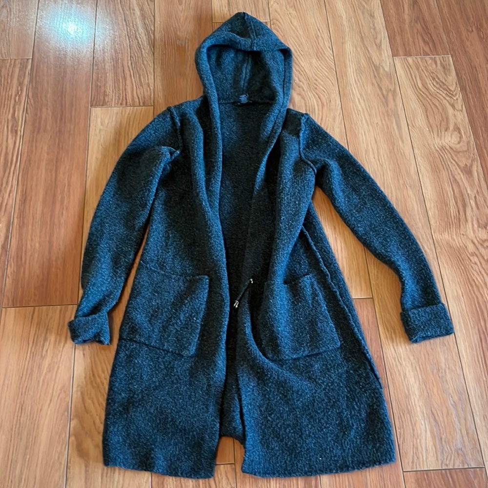 TAHARI XS Hooded Sweater